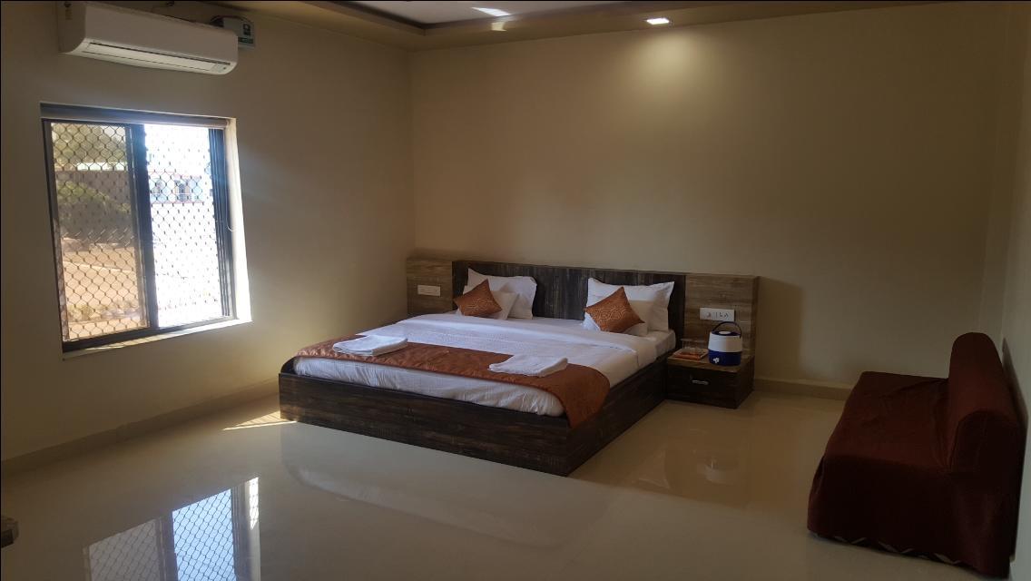Hotel Shehnai Garden Khurai Exterior photo