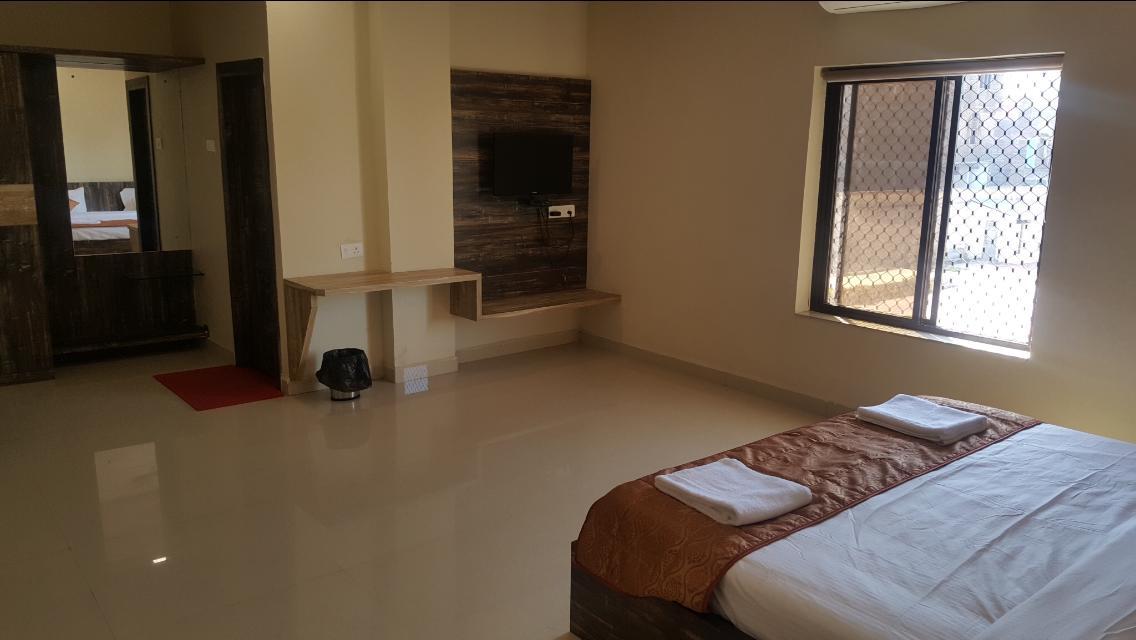 Hotel Shehnai Garden Khurai Exterior photo